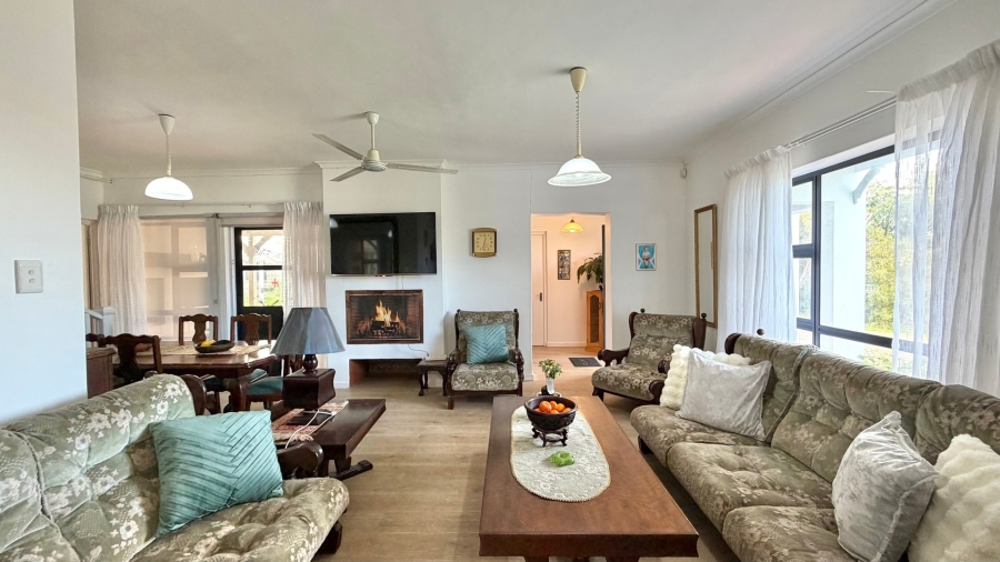 3 Bedroom Property for Sale in Heuningkloof Western Cape